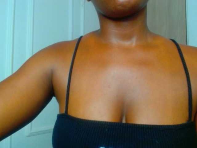 le modèle pamelapino est en webcam porno dans un show sur le site bongacams, il possède les tags suivants: Ebony,Brunette,Trimmed