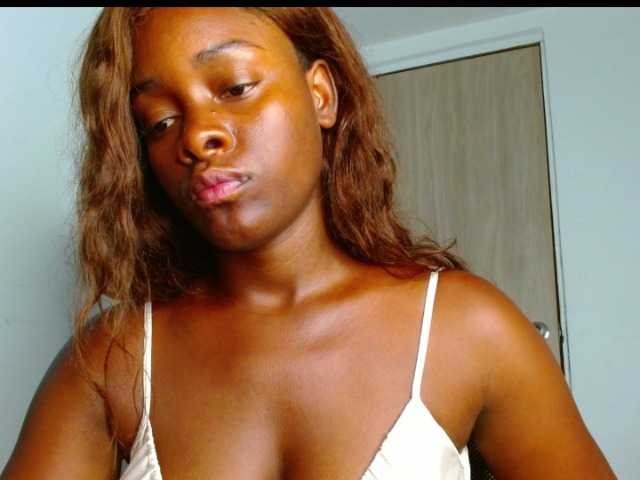 pamelapino live cam on BongaCams