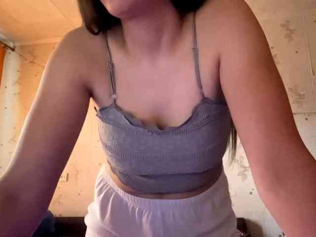 LeannBernmen webcam