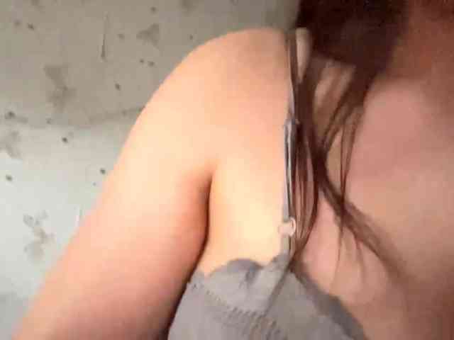 LeannBernmen webcam