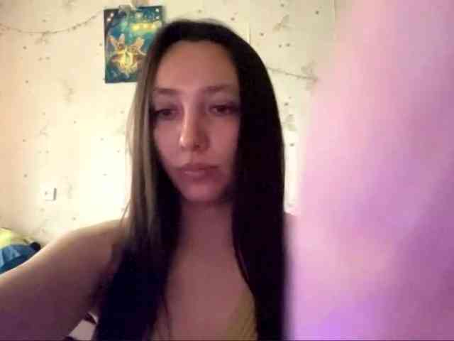 LeannBernmen webcam