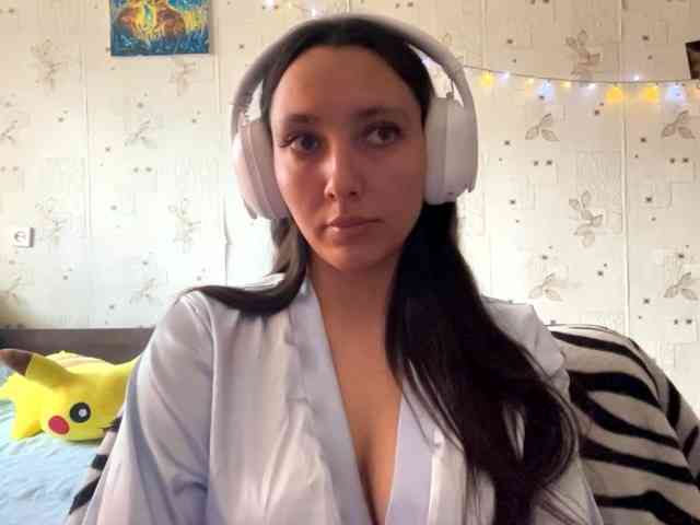 LeannBernmen webcam