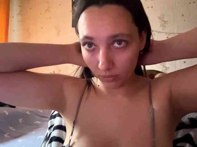 LeannBernmen webcam