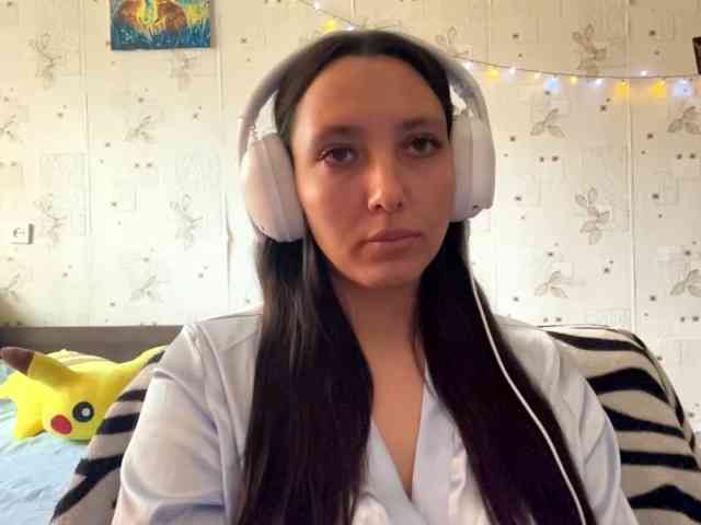 LeannBernmen webcam