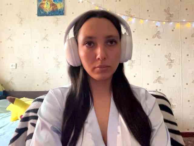 LeannBernmen webcam