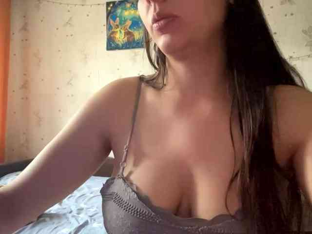 LeannBernmen webcam