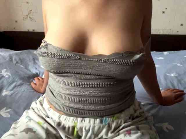 LeannBernmen webcam