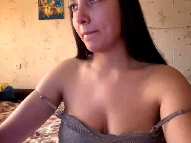 LeannBernmen webcam