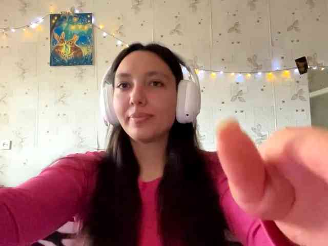 LeannBernmen webcam