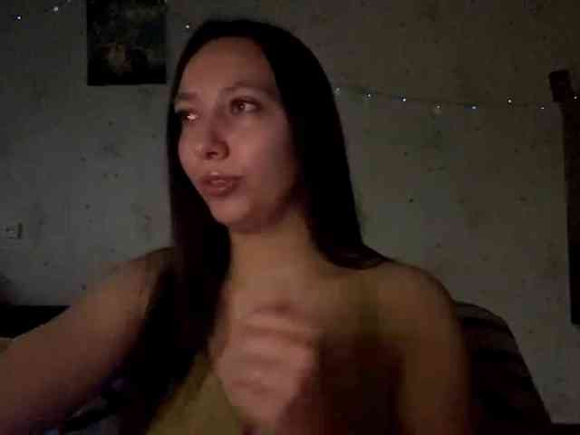 LeannBernmen webcam