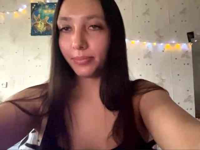 LeannBernmen webcam