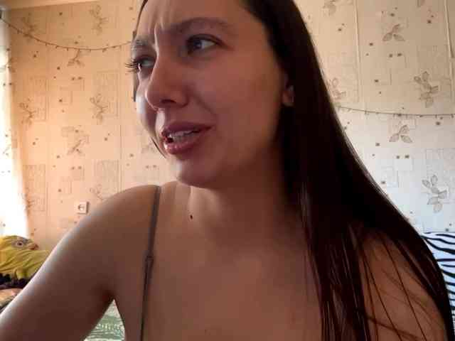 LeannBernmen webcam