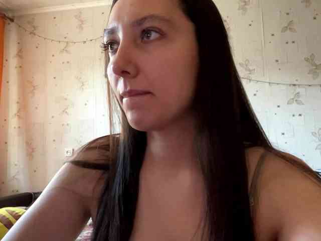 LeannBernmen webcam