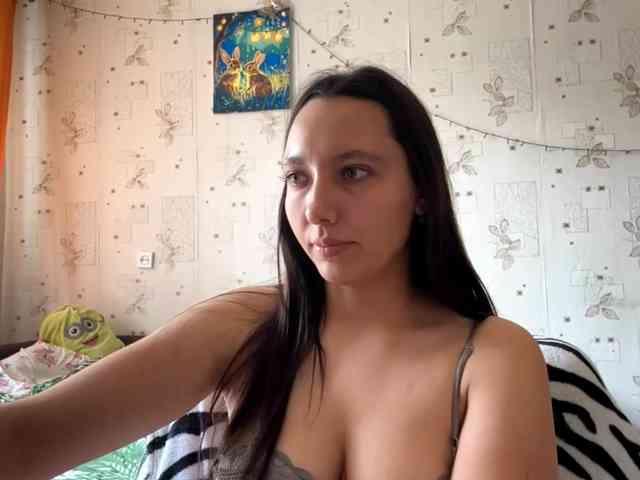 LeannBernmen webcam