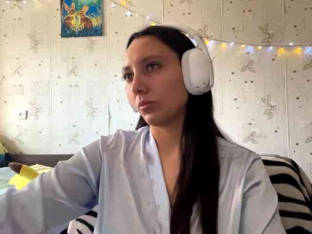 LeannBernmen webcam