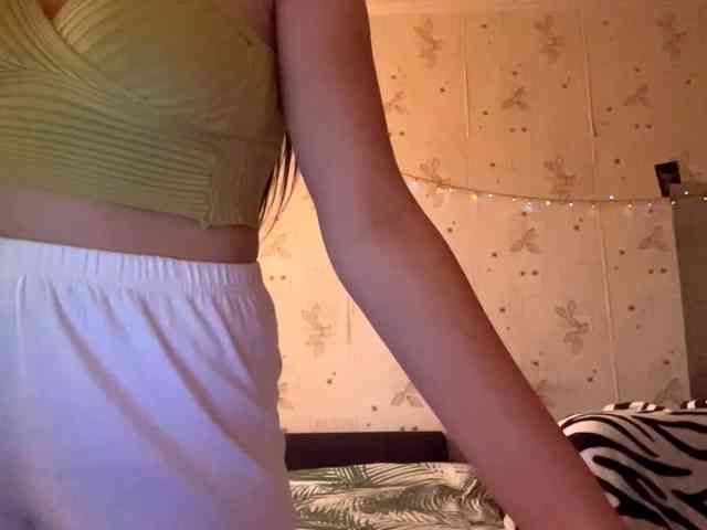LeannBernmen webcam