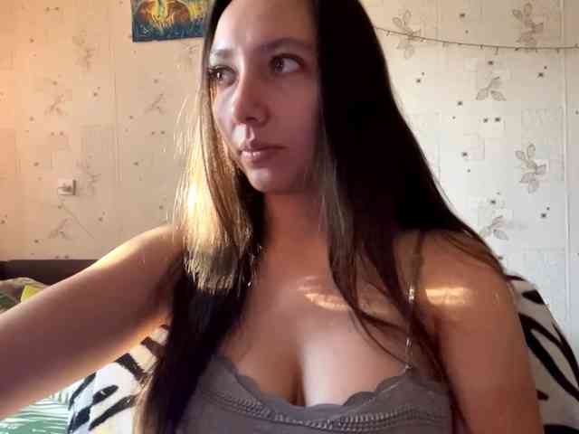 LeannBernmen webcam