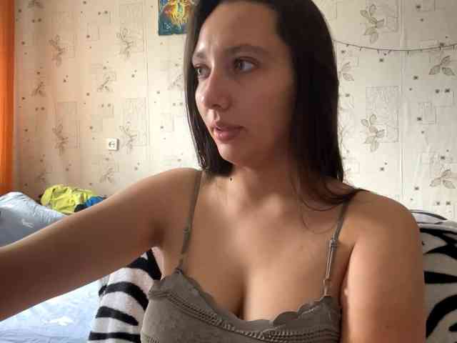 LeannBernmen webcam