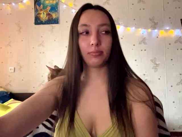 LeannBernmen webcam