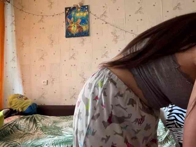 LeannBernmen webcam
