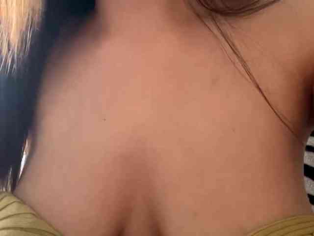 LeannBernmen webcam
