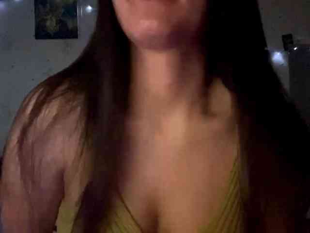 LeannBernmen webcam
