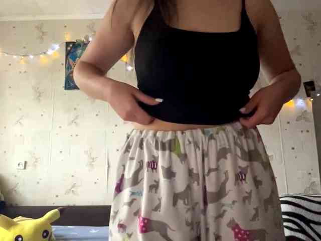 LeannBernmen webcam