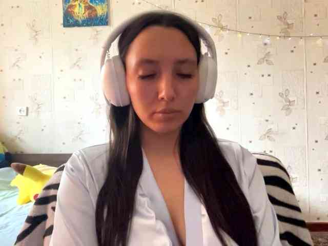 LeannBernmen webcam