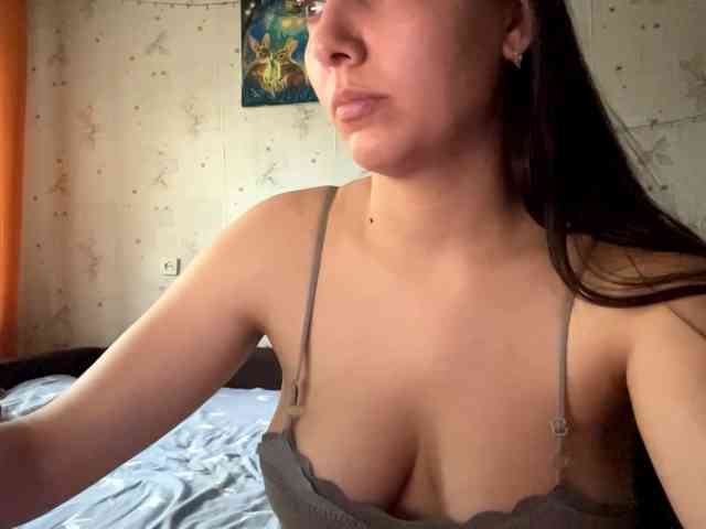 LeannBernmen webcam