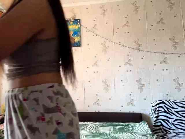 LeannBernmen webcam