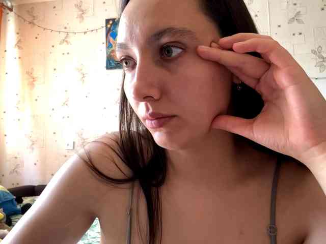 LeannBernmen webcam