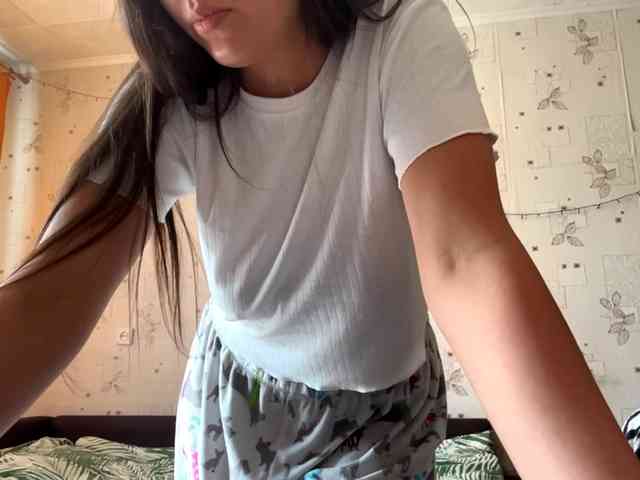 LeannBernmen webcam