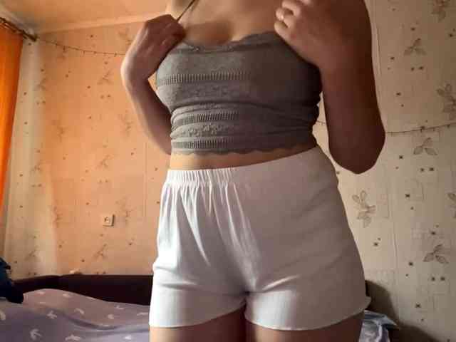 LeannBernmen webcam