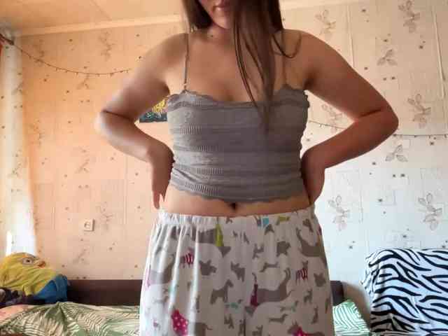 LeannBernmen webcam