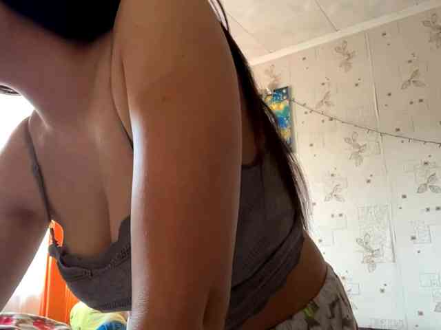 LeannBernmen webcam