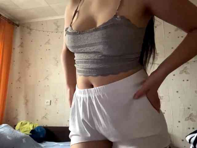 LeannBernmen webcam