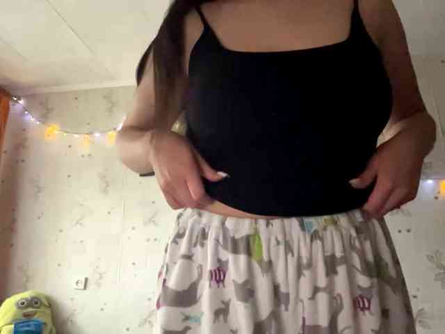 LeannBernmen webcam