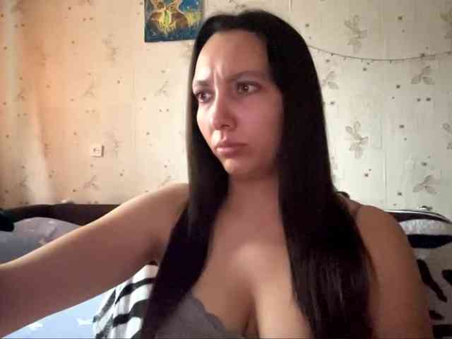 LeannBernmen webcam