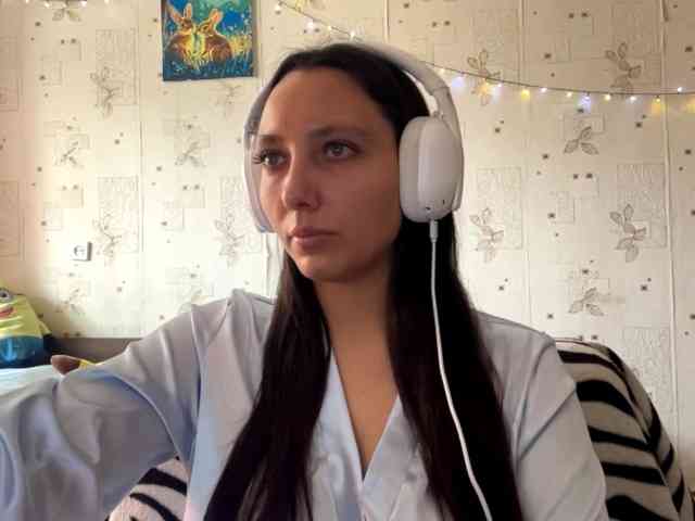 LeannBernmen webcam