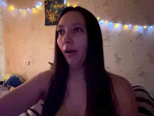 LeannBernmen webcam