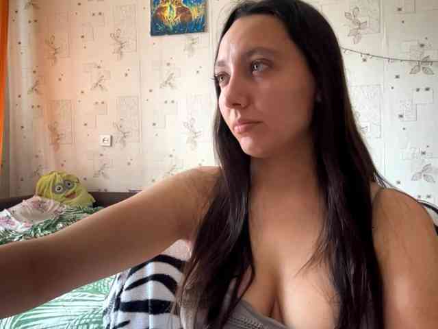LeannBernmen webcam