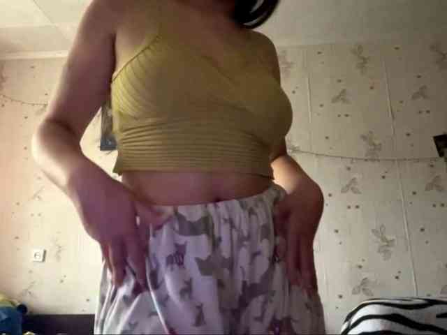 LeannBernmen webcam