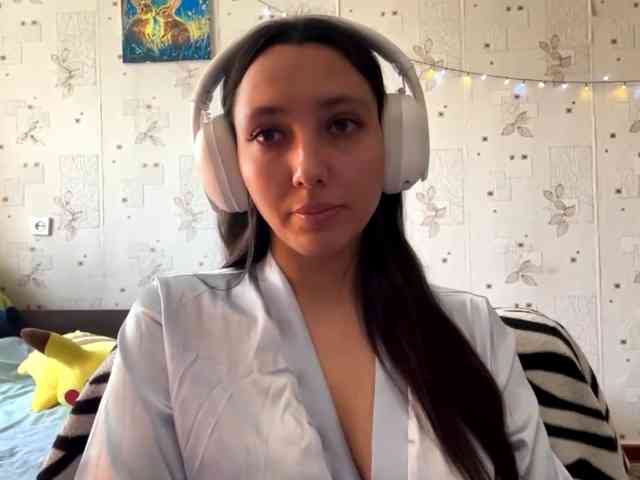 LeannBernmen webcam