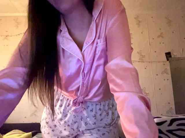 LeannBernmen webcam