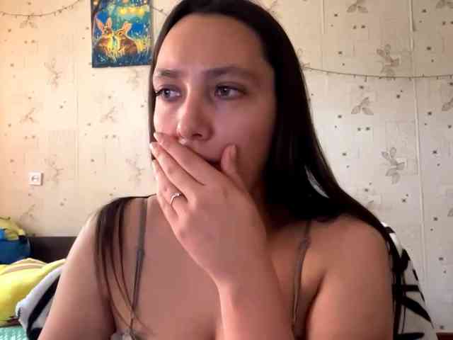 LeannBernmen webcam