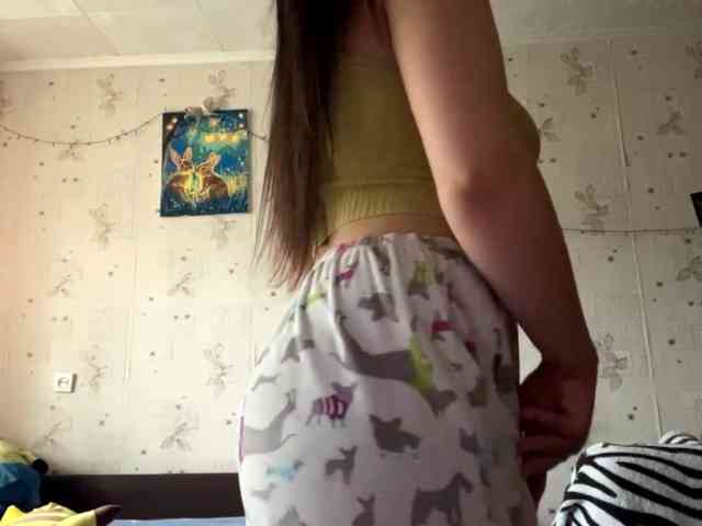 LeannBernmen webcam
