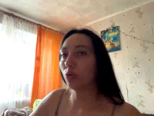 LeannBernmen webcam