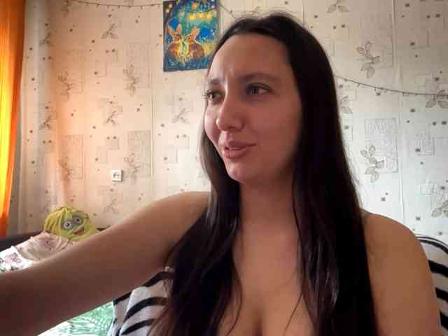 LeannBernmen webcam