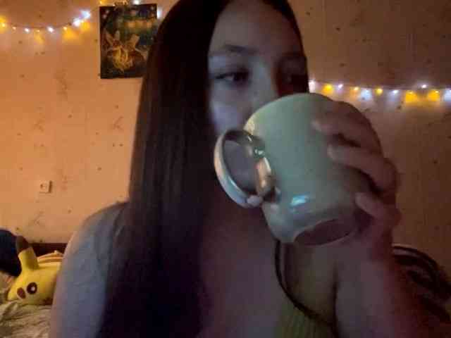 LeannBernmen webcam