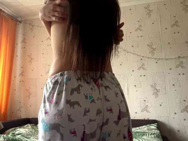 LeannBernmen webcam
